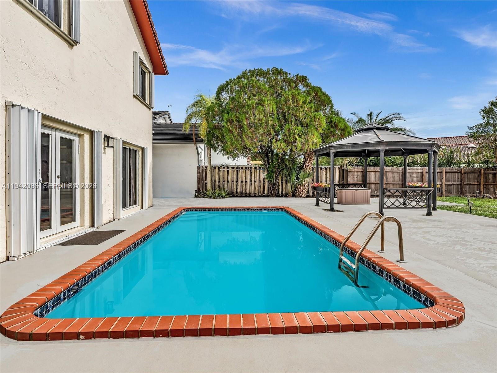 SUNFISH AT THE HAMMOCKS - Residential