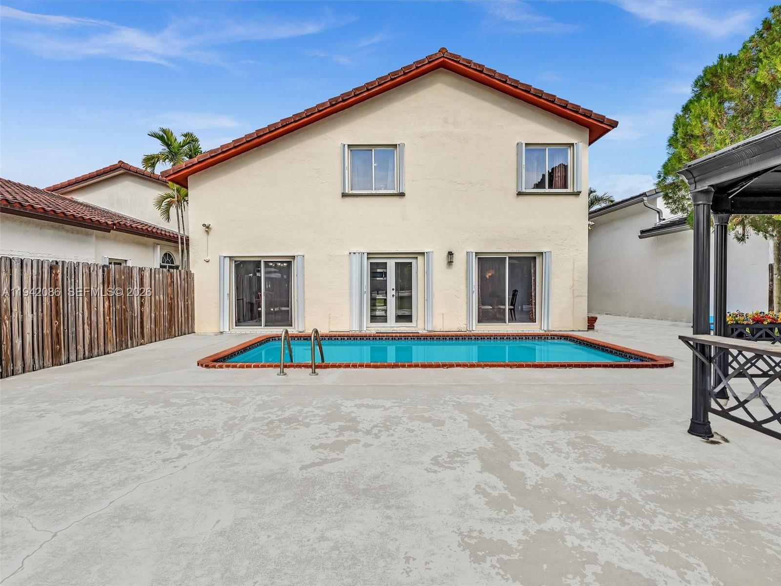 SUNFISH AT THE HAMMOCKS - Residential