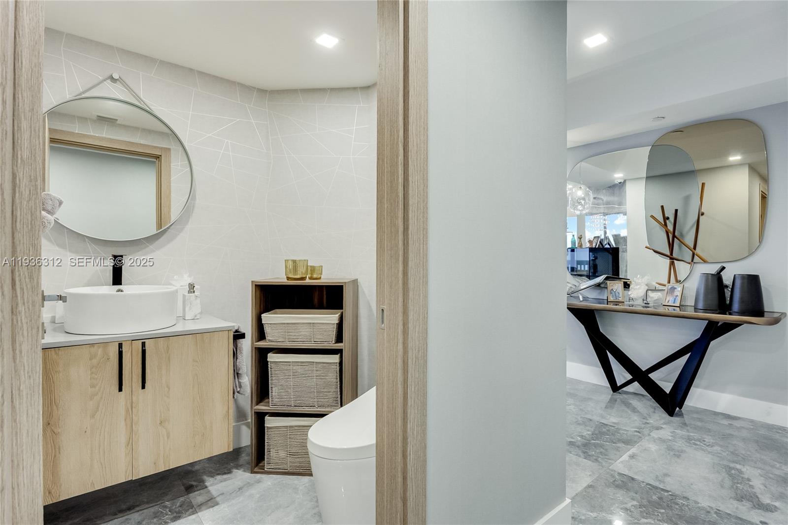 2000 ISL BLVD WILLIAMS IS - Residential