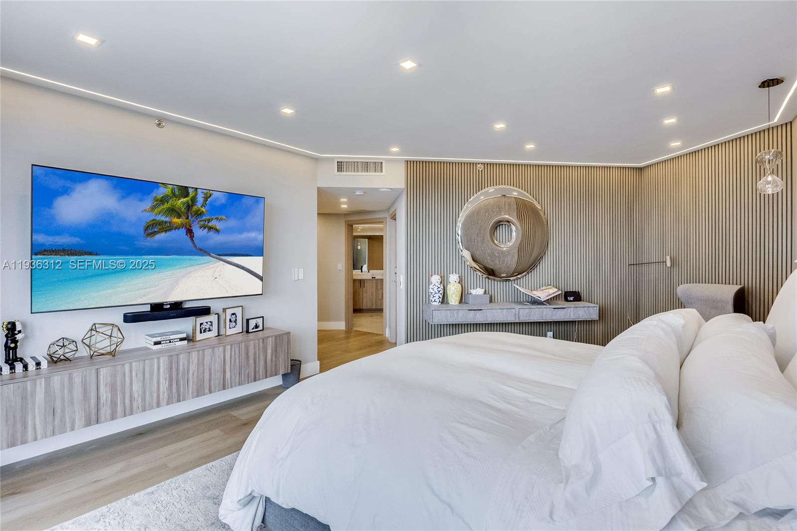 2000 ISL BLVD WILLIAMS IS - Residential