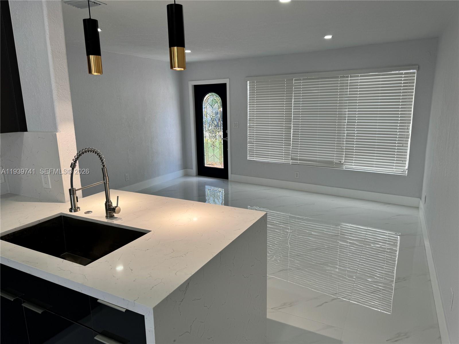 CRESTHAVEN NO 4 - Residential