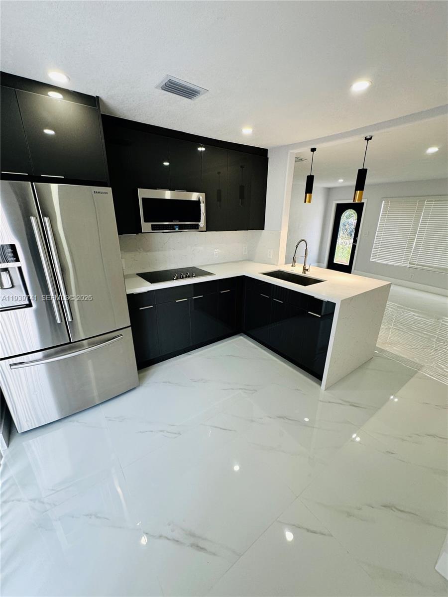 CRESTHAVEN NO 4 - Residential