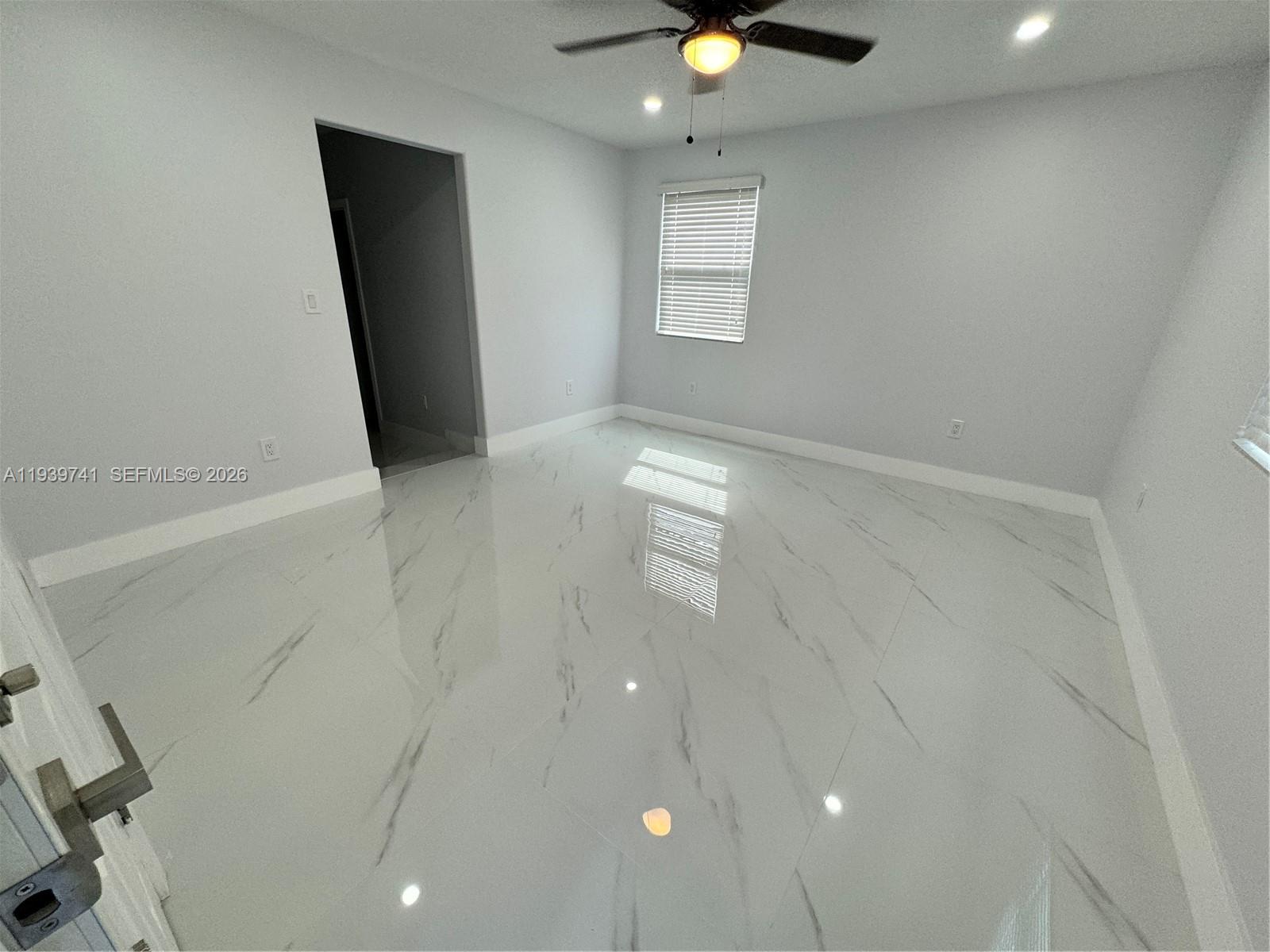 CRESTHAVEN NO 4 - Residential