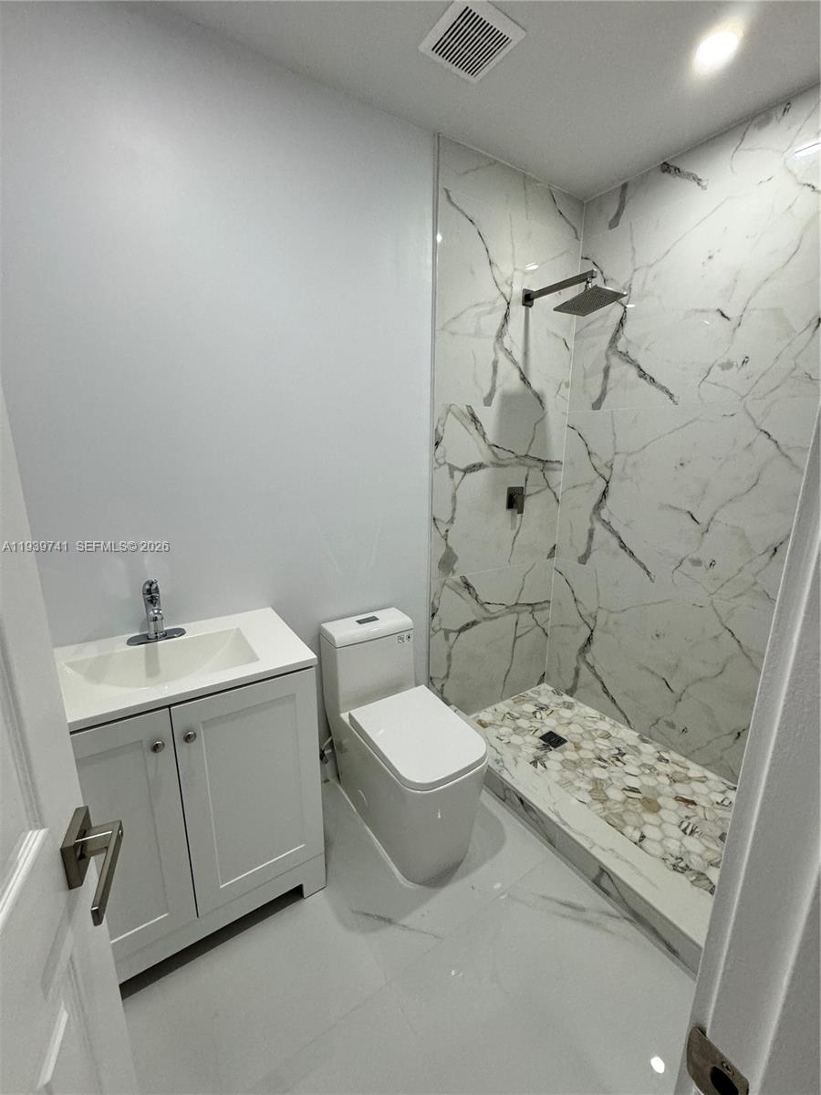 CRESTHAVEN NO 4 - Residential