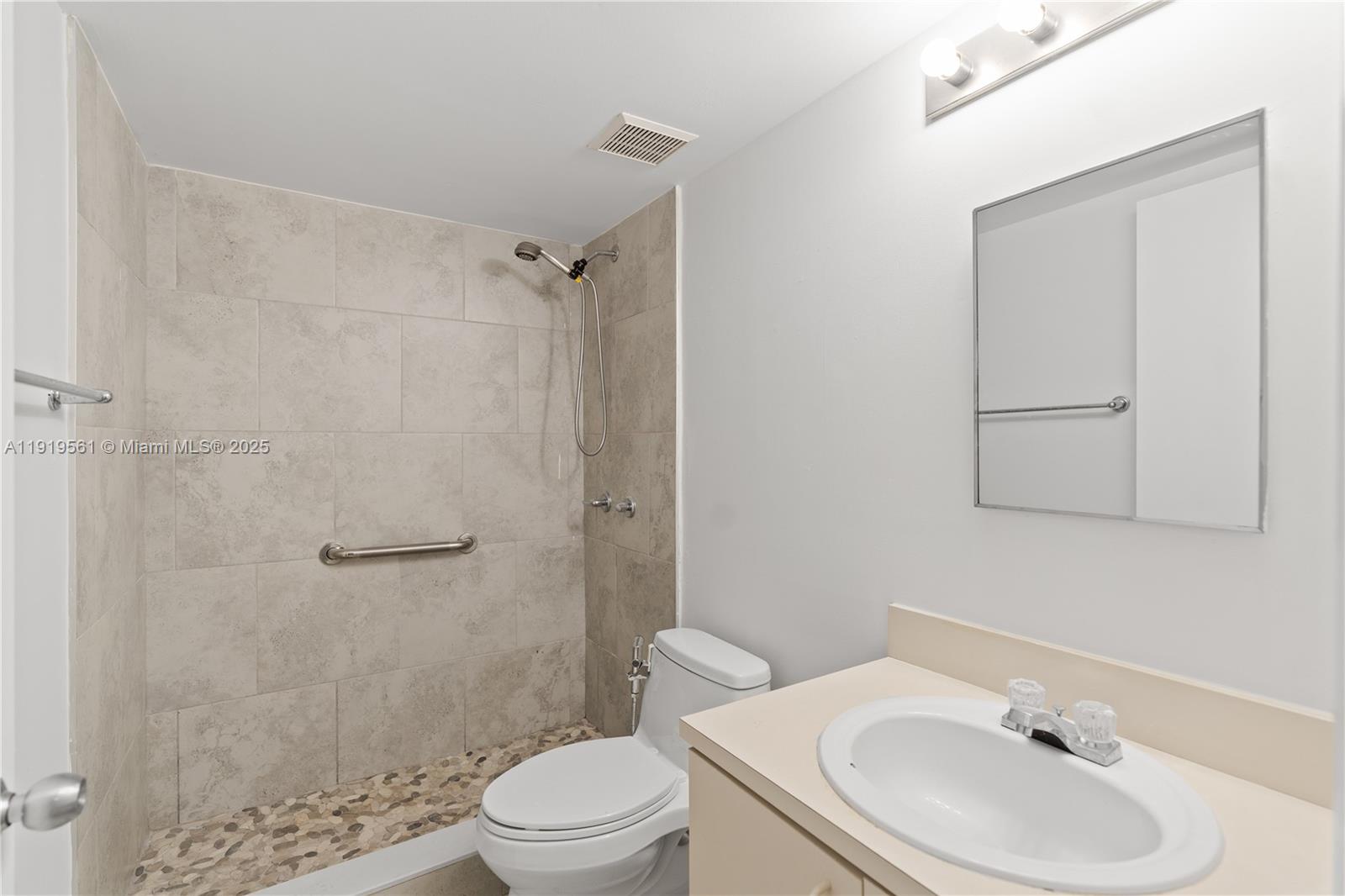 WATERVIEW CONDO - Residential Lease