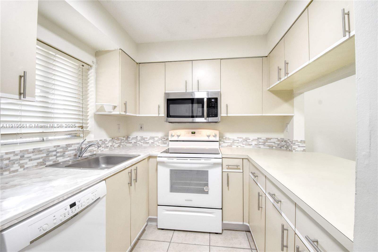 WATERVIEW CONDO - Residential Lease