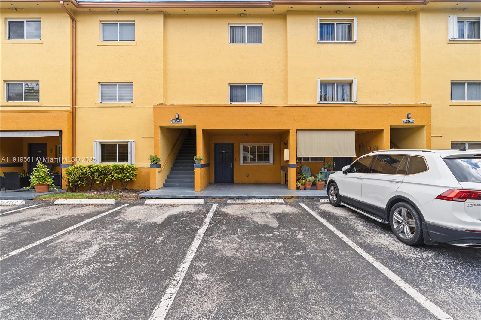 WATERVIEW CONDO - Residential Lease