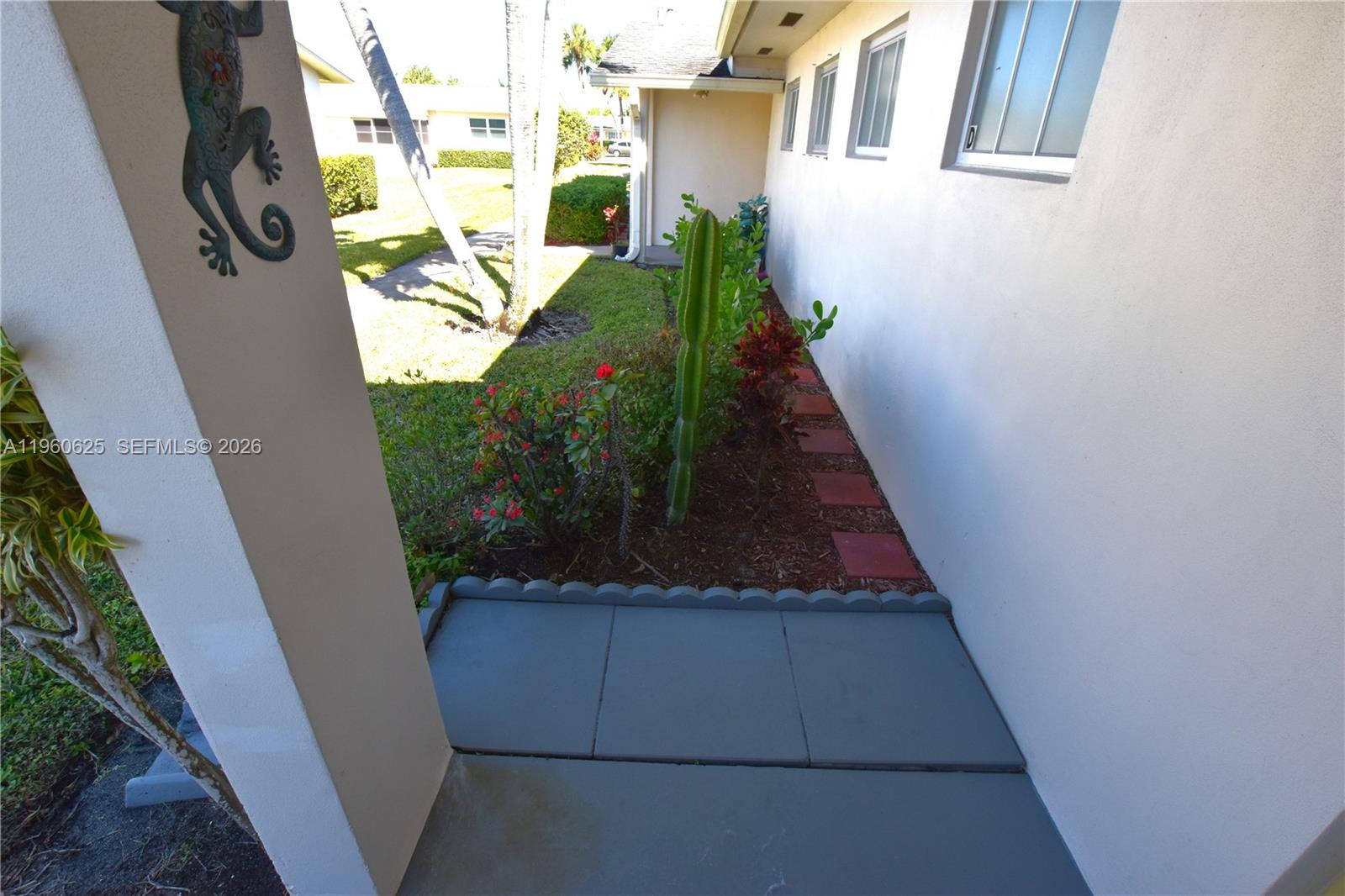 CRESTHAVEN VILLAS 30 COND - Residential