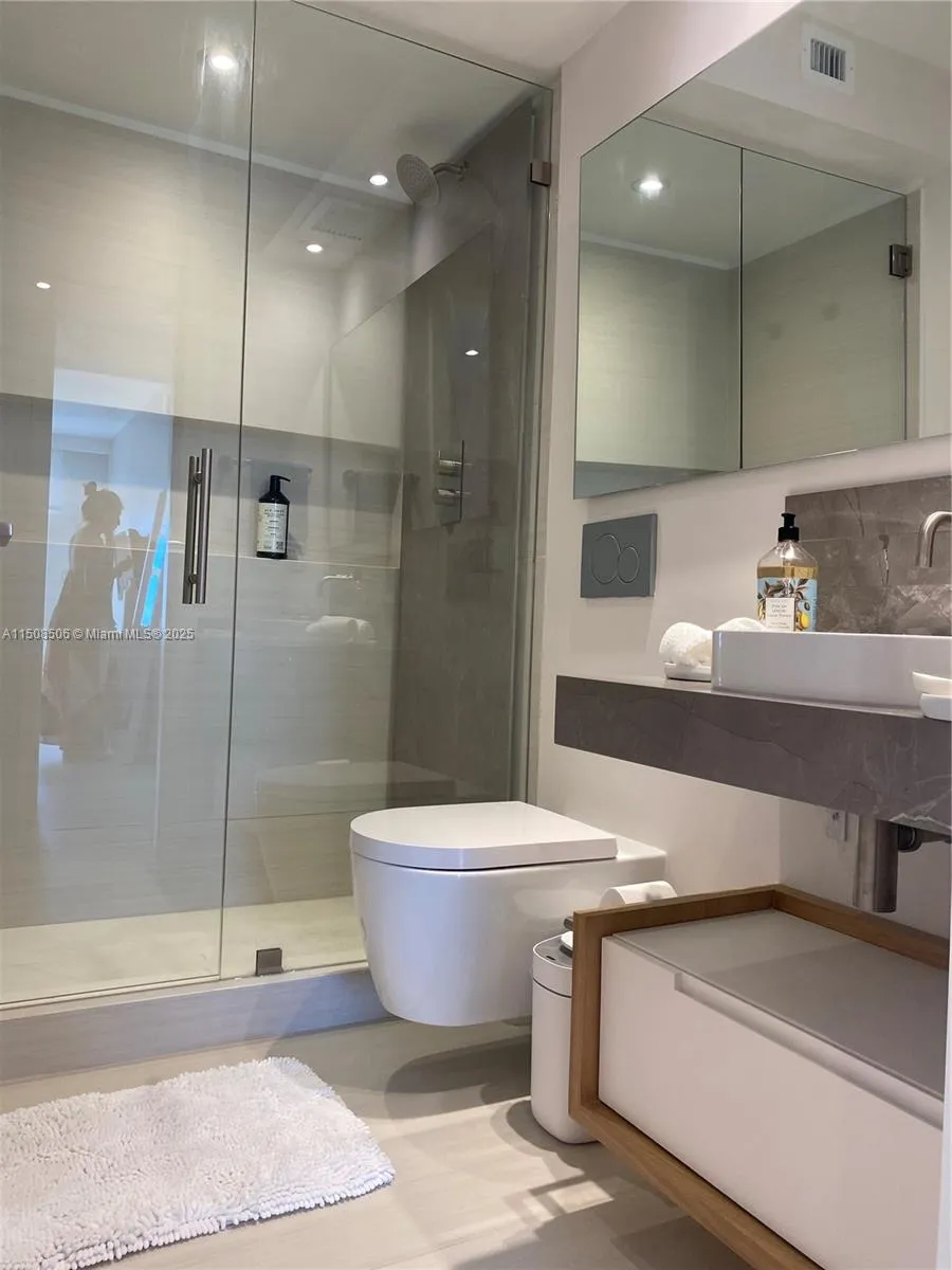 Key Biscayne, Florida 33149, United States, 2 Bedrooms Bedrooms, ,2 BathroomsBathrooms,Residential,Active,67419