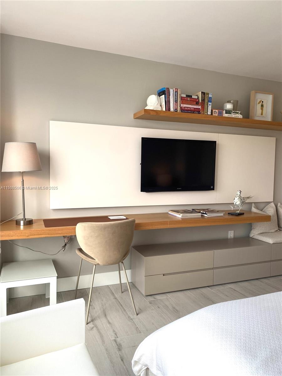 COMMODORE CLUB SOUTH COND - Residential Lease