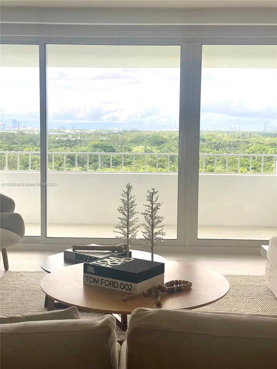 Key Biscayne, Florida 33149, United States, 2 Bedrooms Bedrooms, ,2 BathroomsBathrooms,Residential,Active,67419