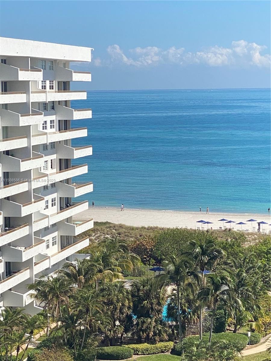 COMMODORE CLUB SOUTH COND - Residential Lease