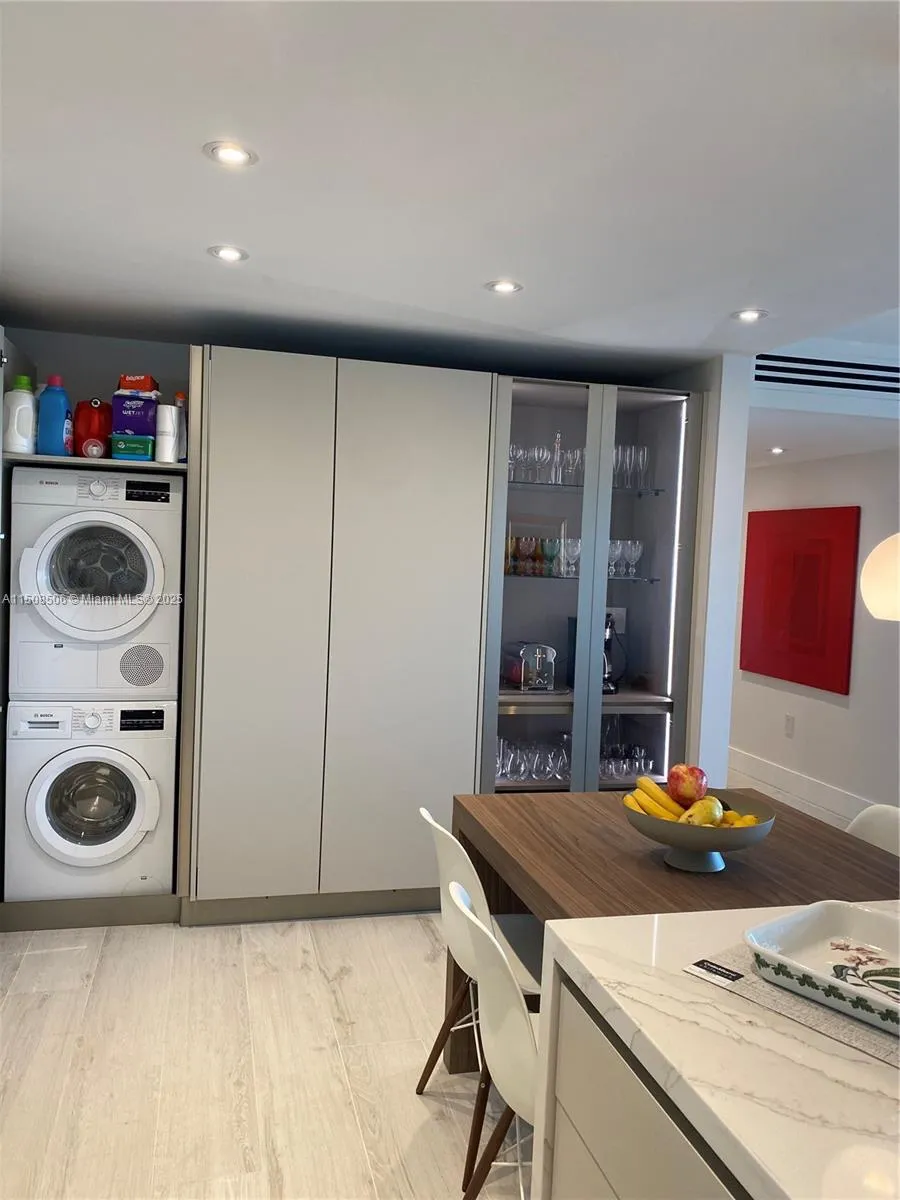 Key Biscayne, Florida 33149, United States, 2 Bedrooms Bedrooms, ,2 BathroomsBathrooms,Residential,Active,67419