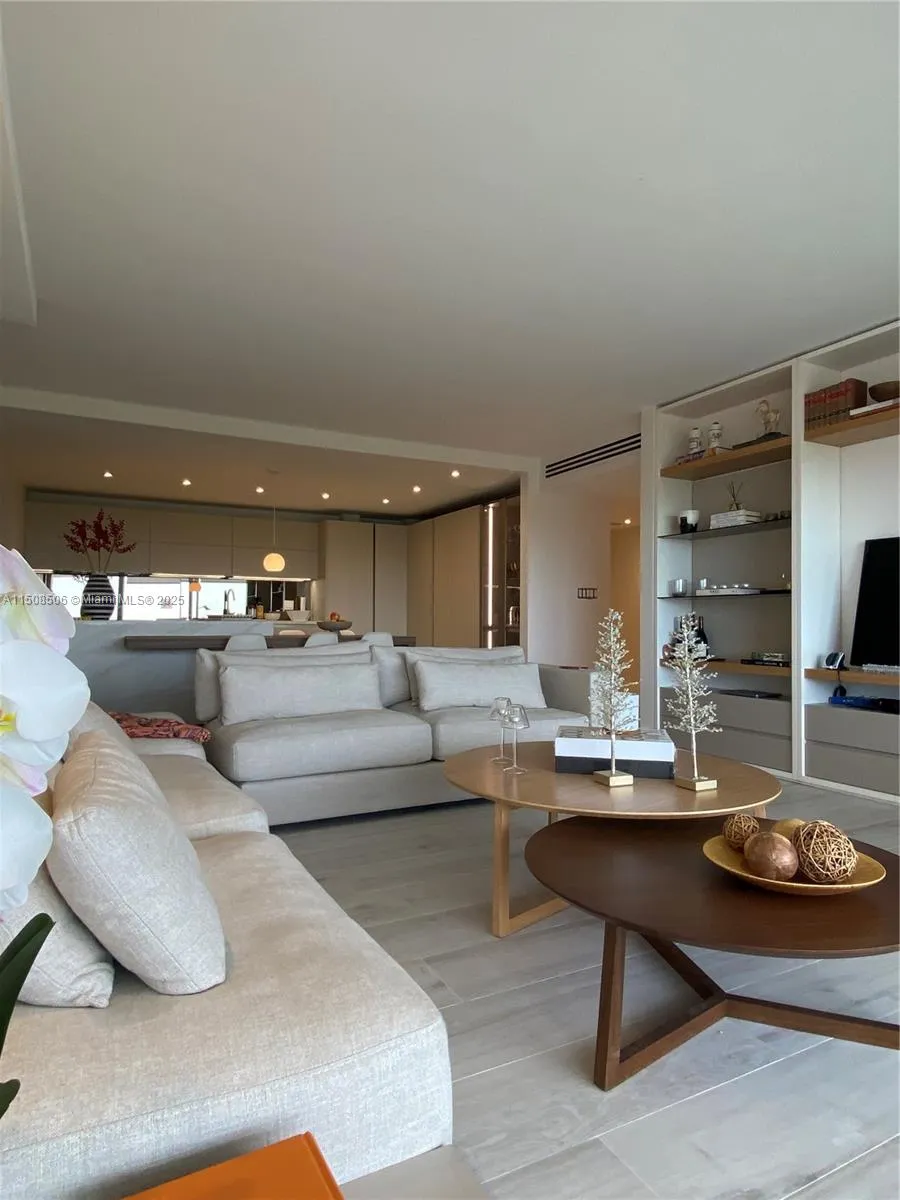 Key Biscayne, Florida 33149, United States, 2 Bedrooms Bedrooms, ,2 BathroomsBathrooms,Residential,Active,67419