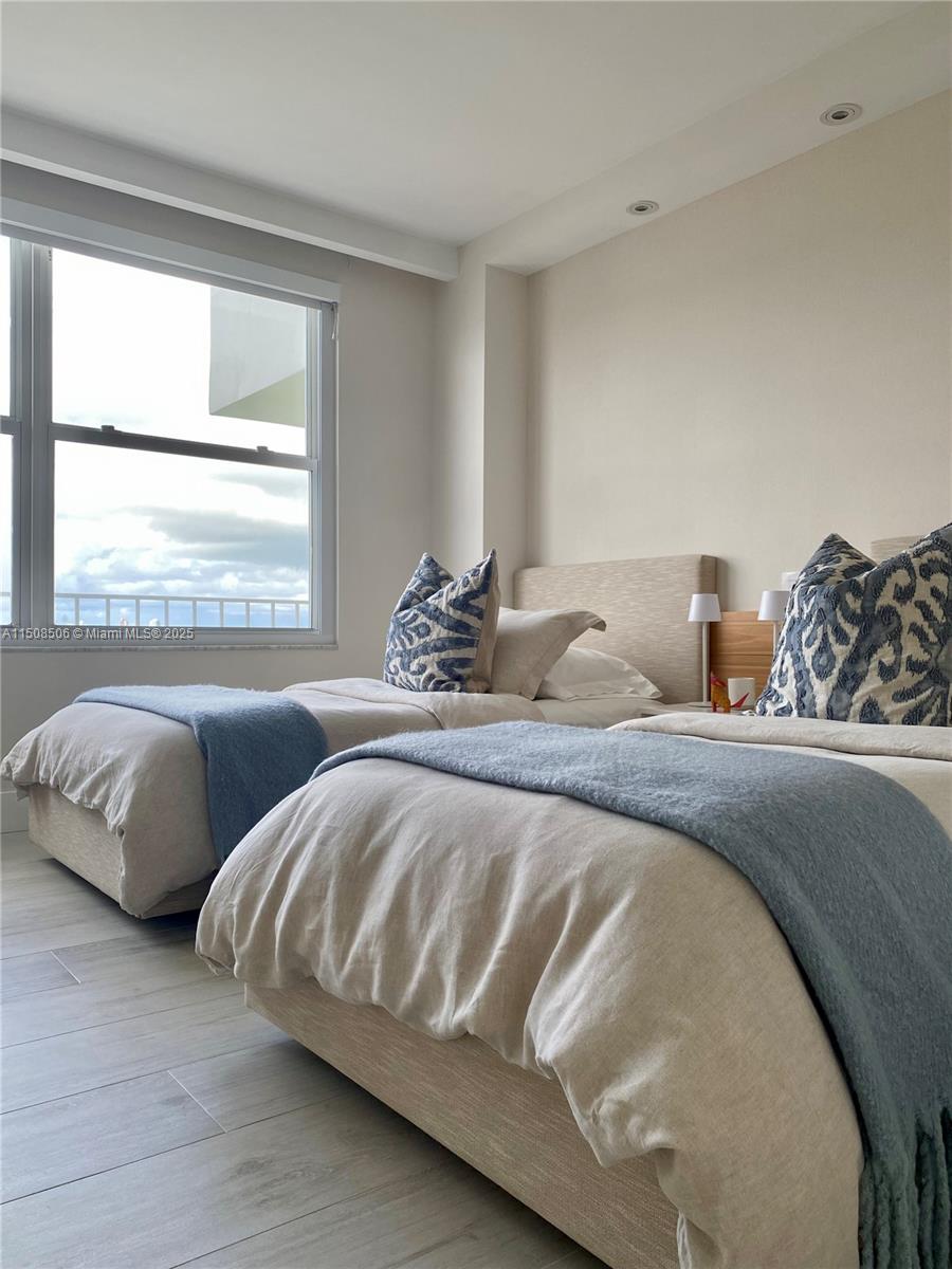 COMMODORE CLUB SOUTH COND - Residential Lease