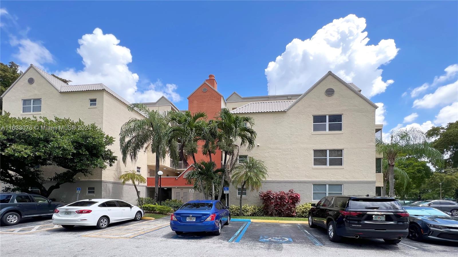 Property for Sale at 8323 Lake Dr 406, Doral, Miami-Dade County, Florida - Bedrooms: 2 
Bathrooms: 2  - $309,000