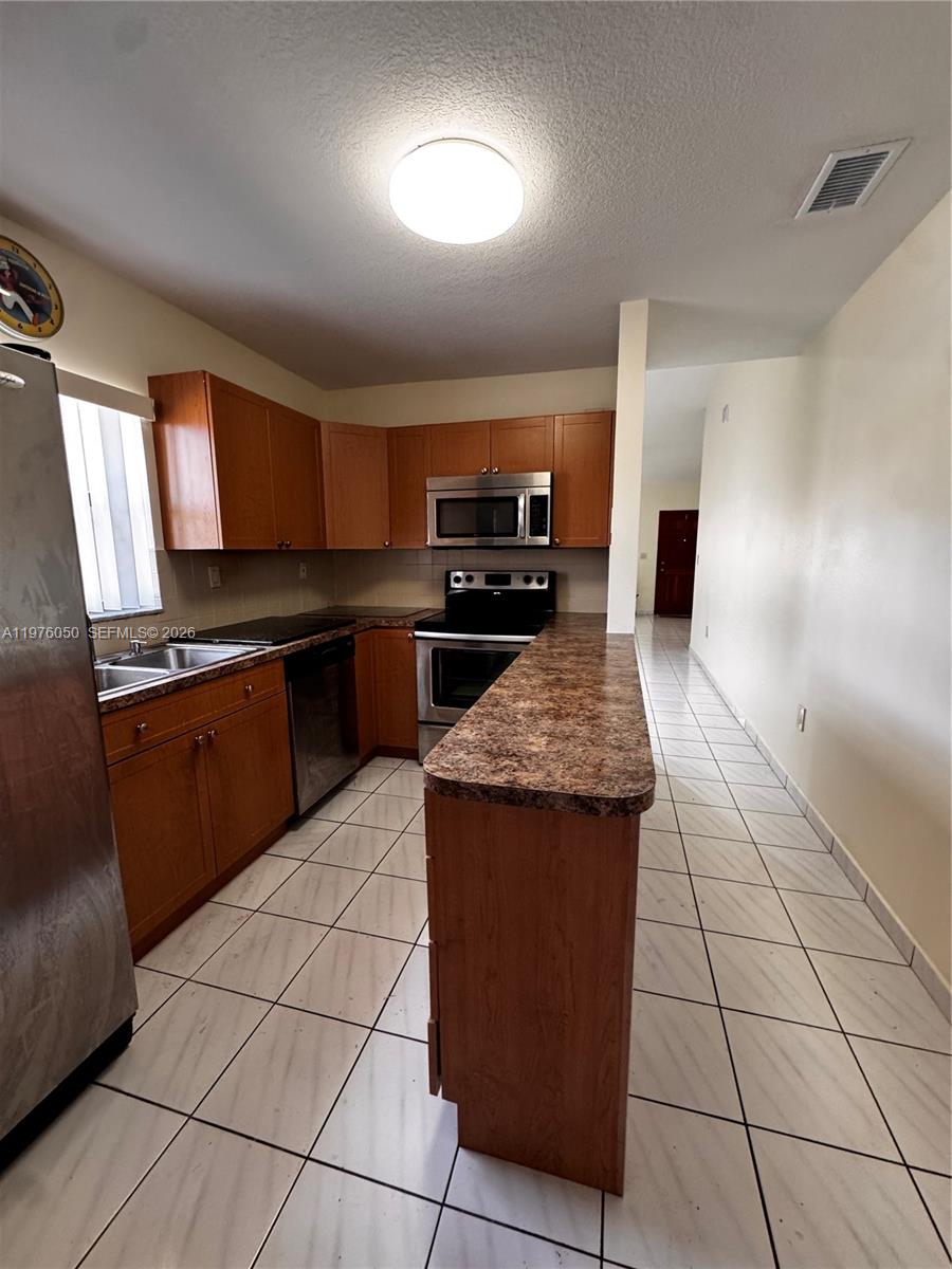 2ND AMEND TO HALF MOON VI - Residential Lease