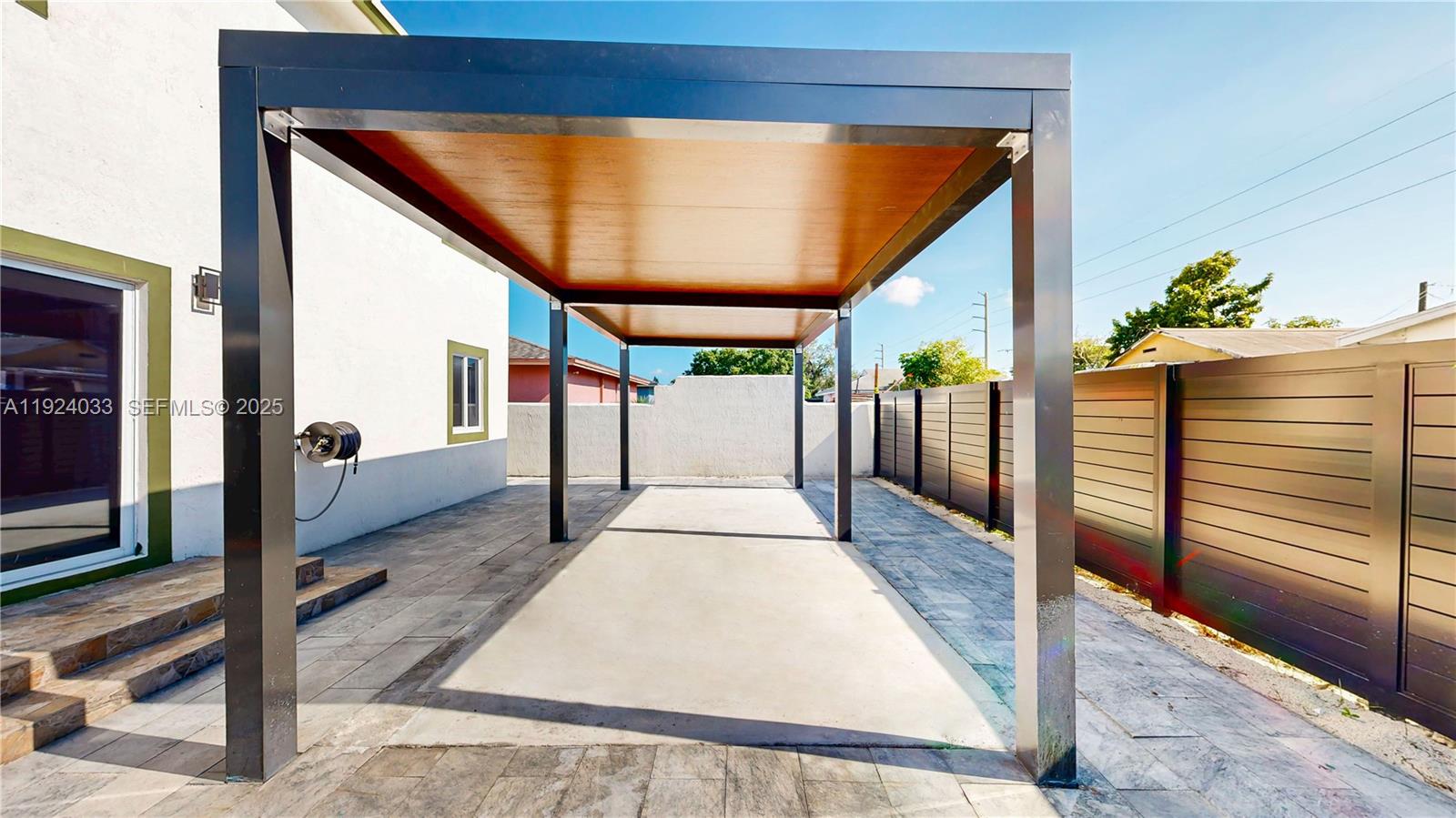 LIBERTY CITY - Residential