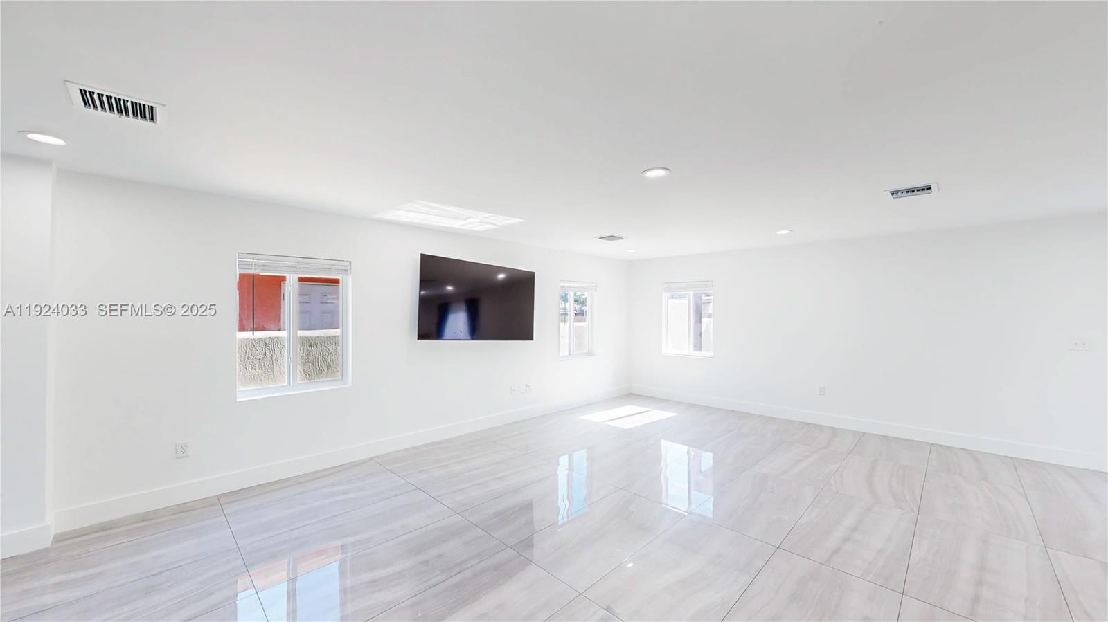 LIBERTY CITY - Residential