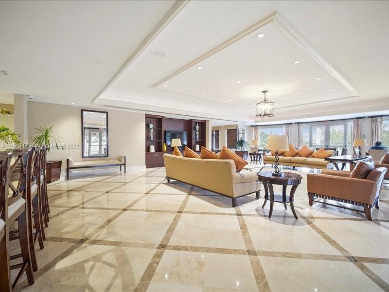 TURNBERRY VILLAGE SO TOWE - Residential