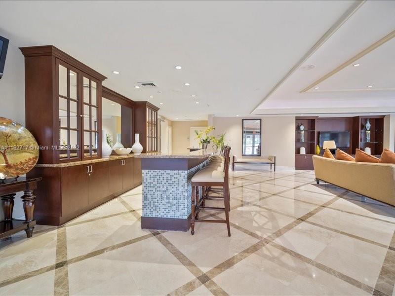 TURNBERRY VILLAGE SO TOWE - Residential