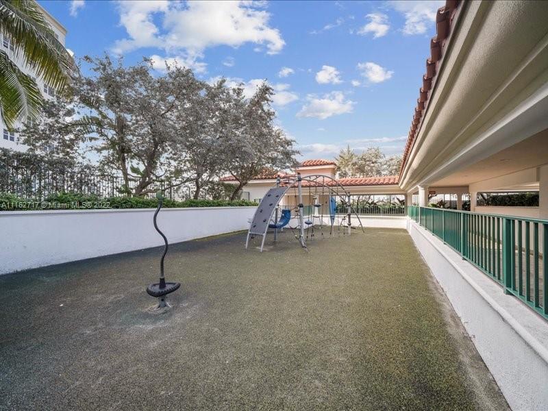 TURNBERRY VILLAGE SO TOWE - Residential