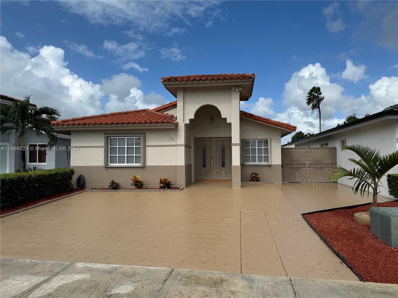 3127 W 69th Pl, Hialeah, Miami-Dade County, Florida - 3 Bedrooms  
2 Bathrooms - 