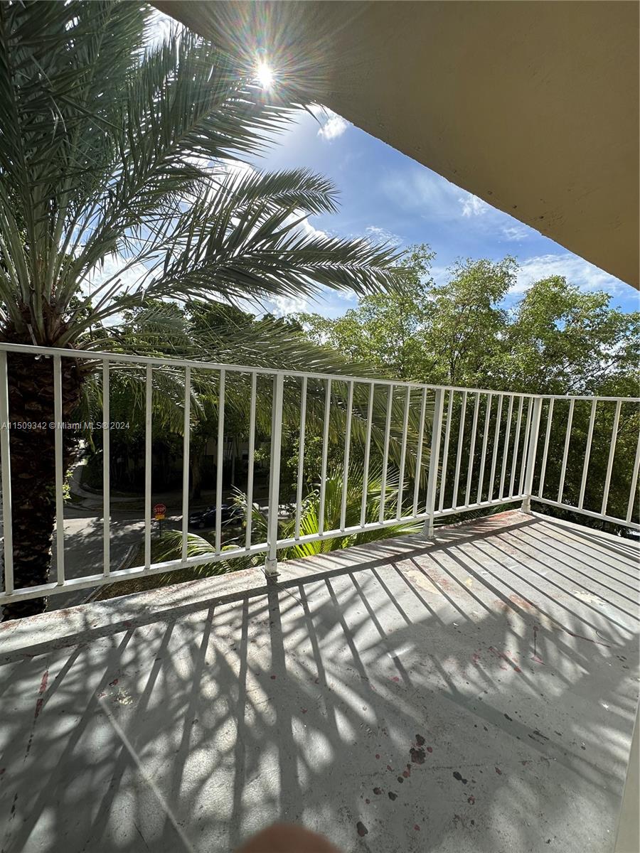 BAYVIEW PALMS CONDO - Residential Lease