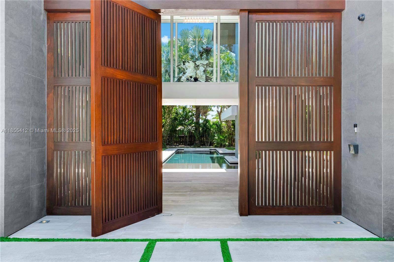 TROPICAL ISLE HOMES SUB 2N - Residential