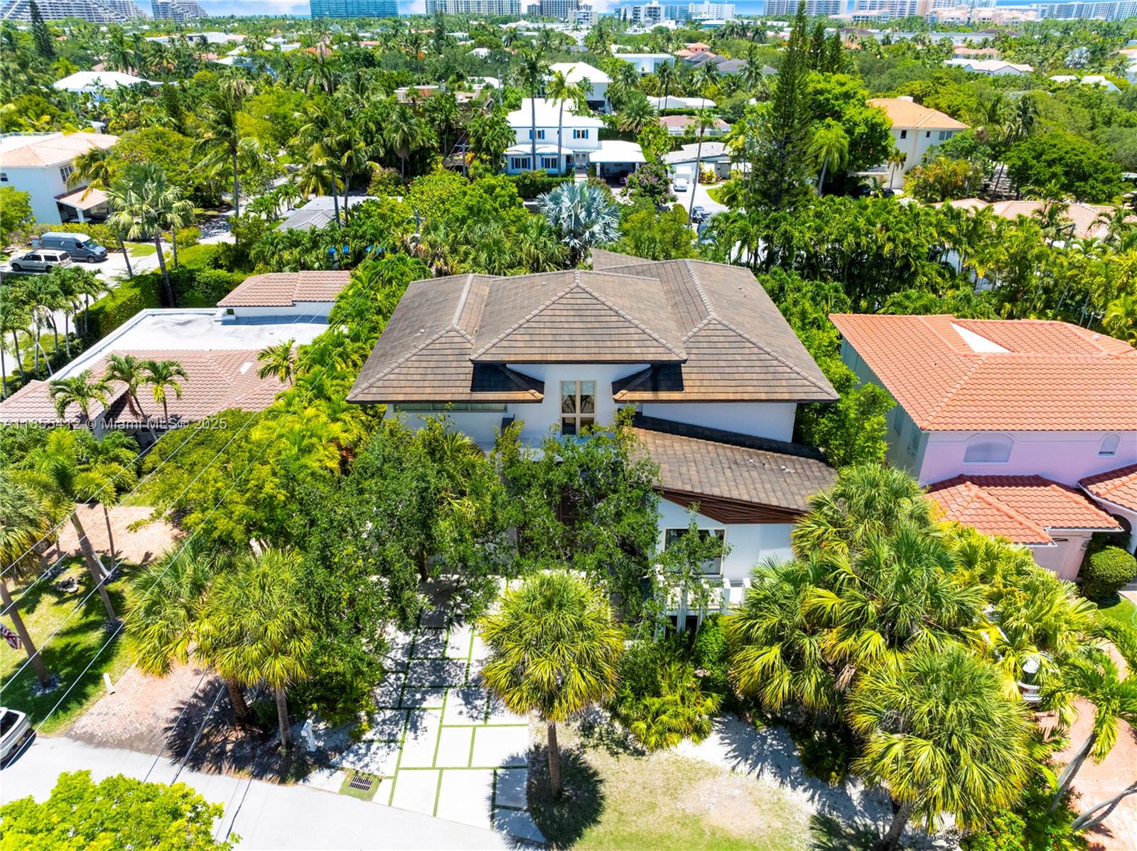 TROPICAL ISLE HOMES SUB 2N - Residential