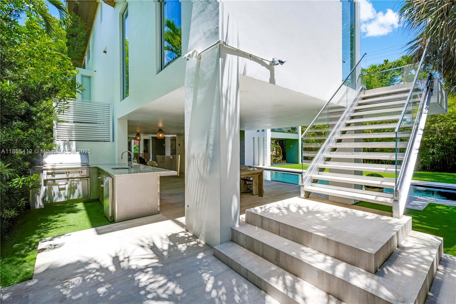 TROPICAL ISLE HOMES SUB 2N - Residential