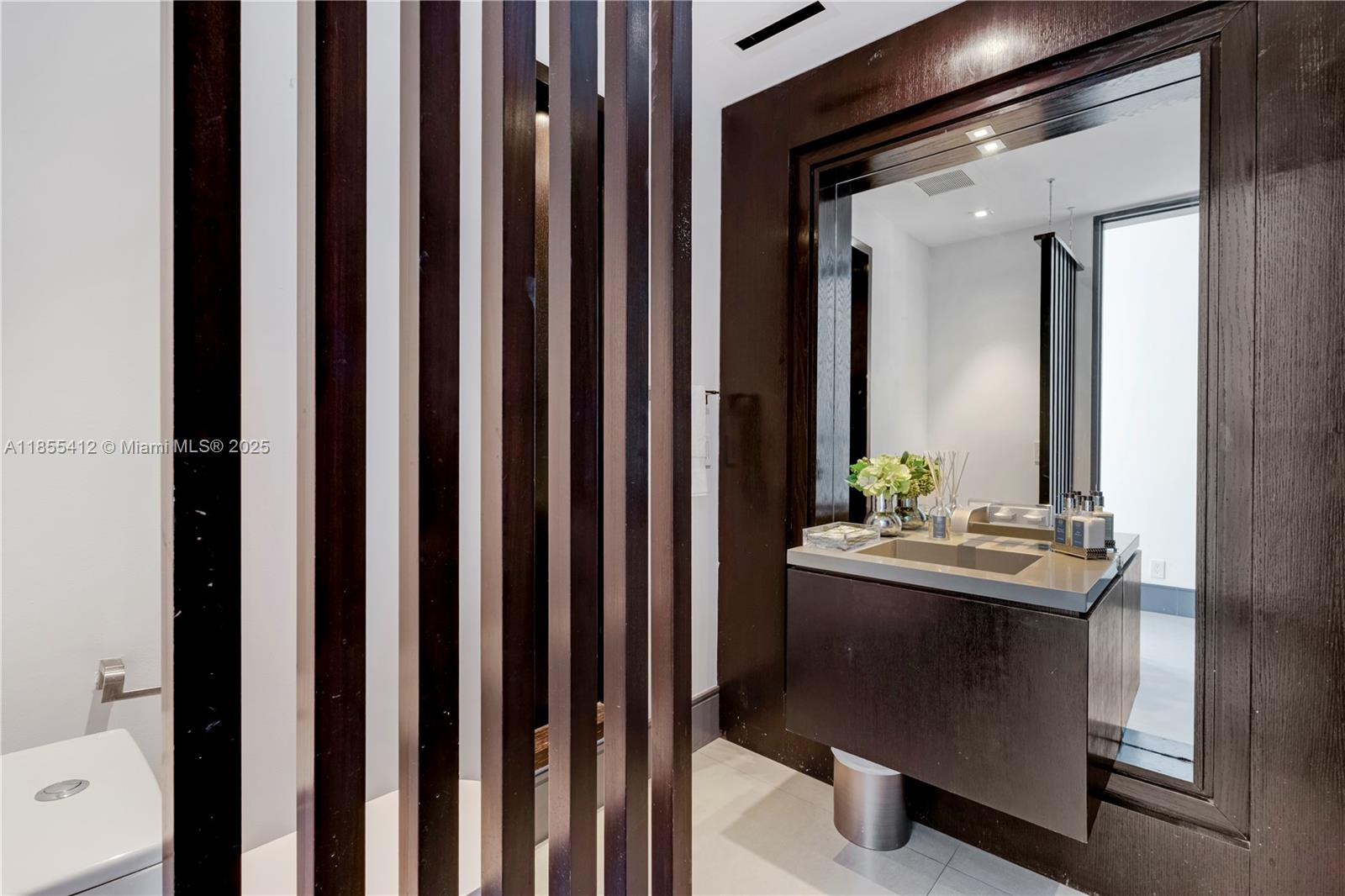 TROPICAL ISLE HOMES SUB 2N - Residential