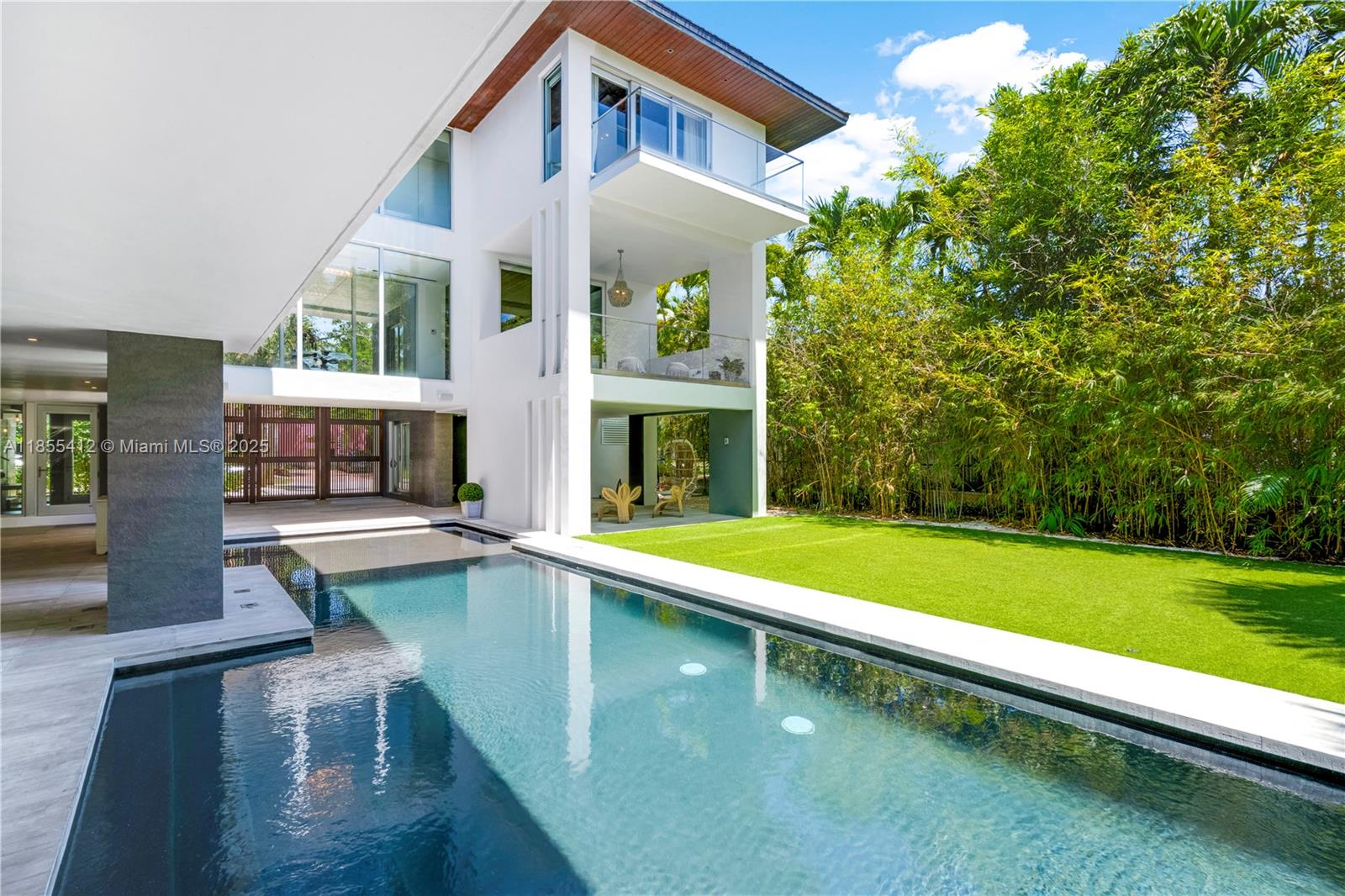 TROPICAL ISLE HOMES SUB 2N - Residential