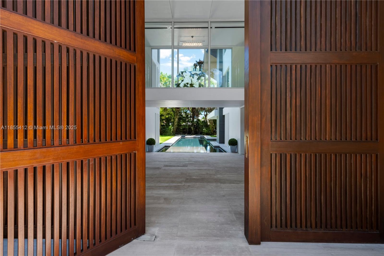 545 SABAL PALM