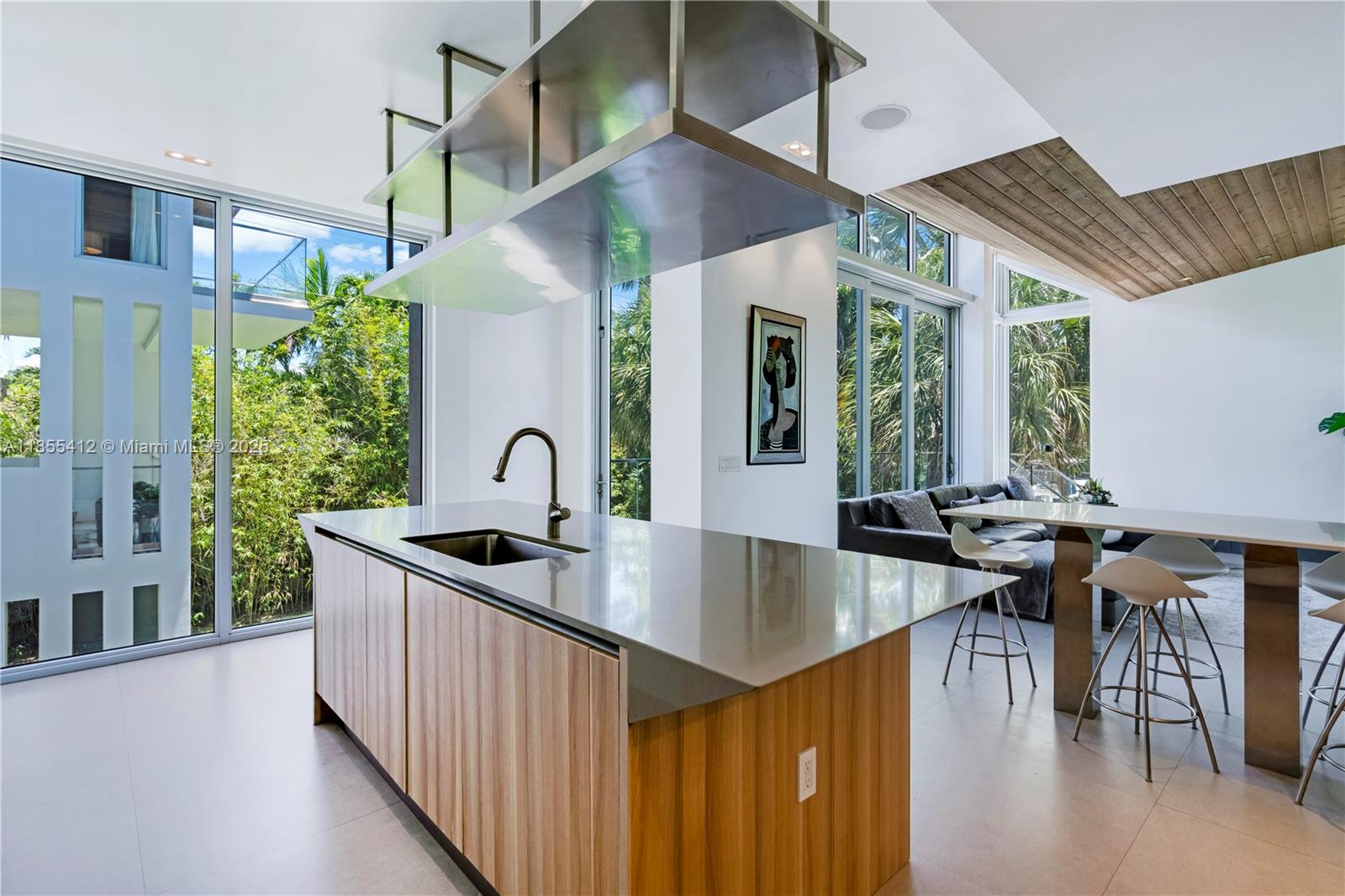 TROPICAL ISLE HOMES SUB 2N - Residential