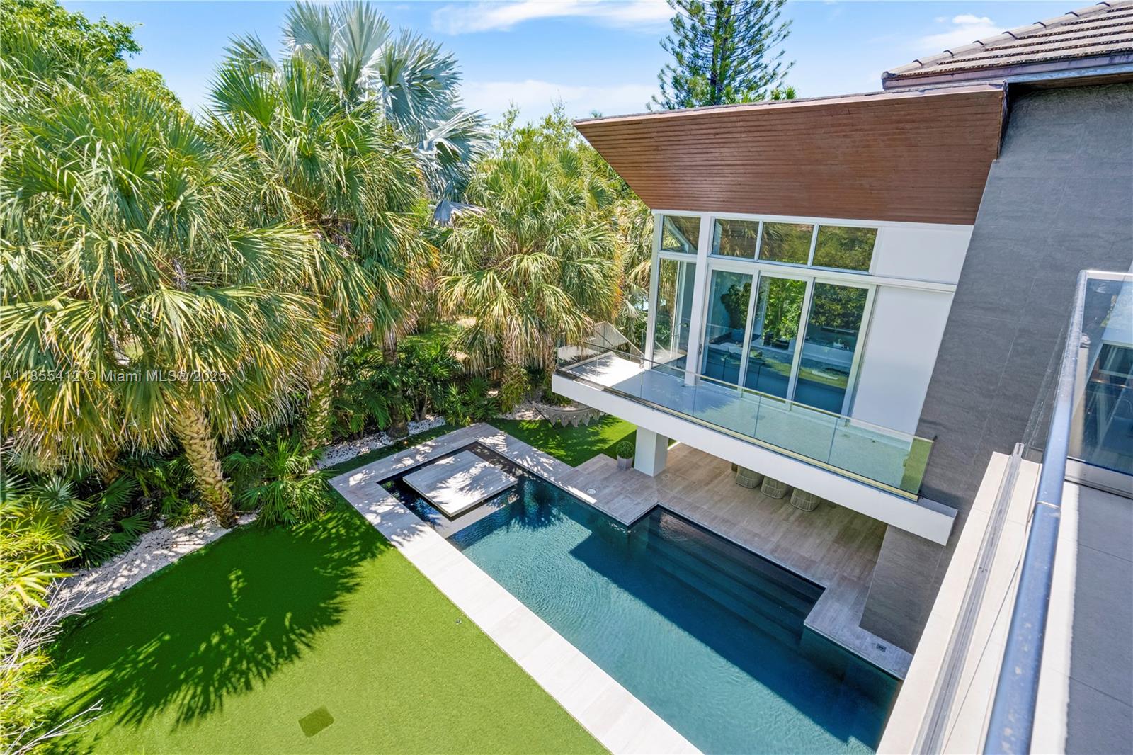 TROPICAL ISLE HOMES SUB 2N - Residential