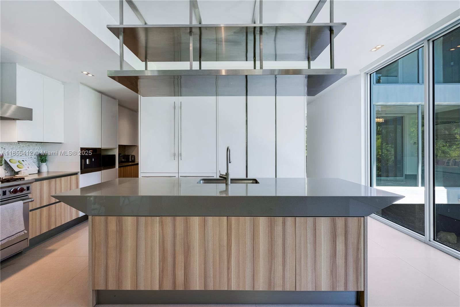 TROPICAL ISLE HOMES SUB 2N - Residential