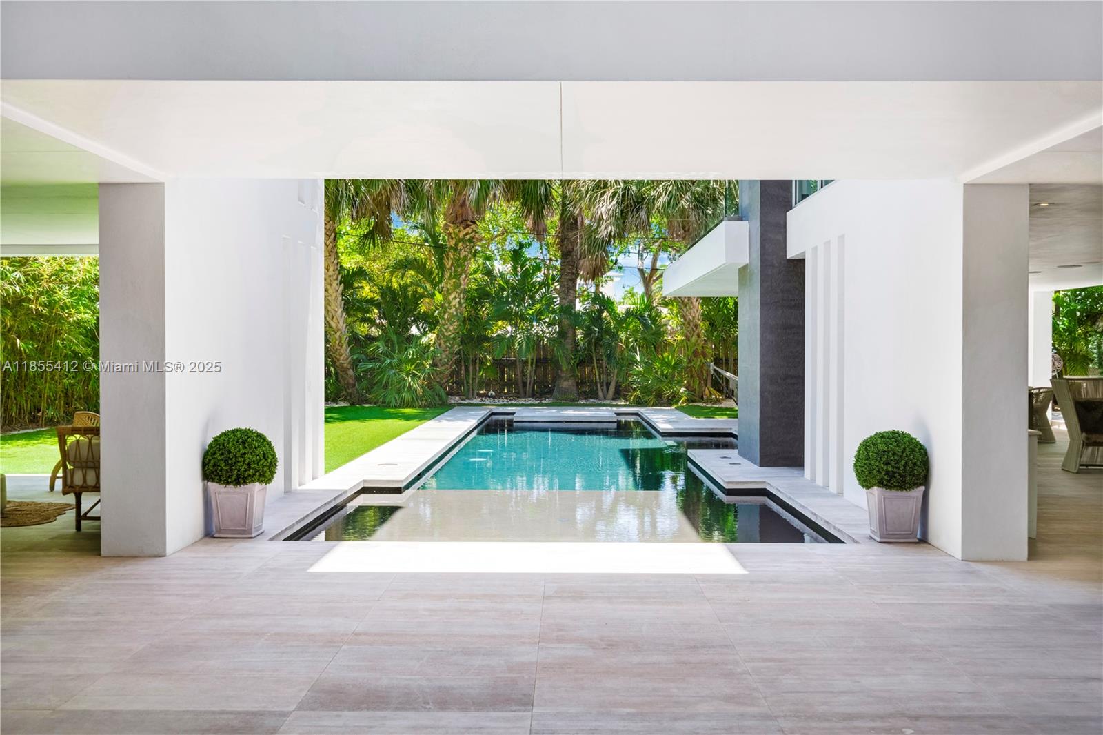 TROPICAL ISLE HOMES SUB 2N - Residential