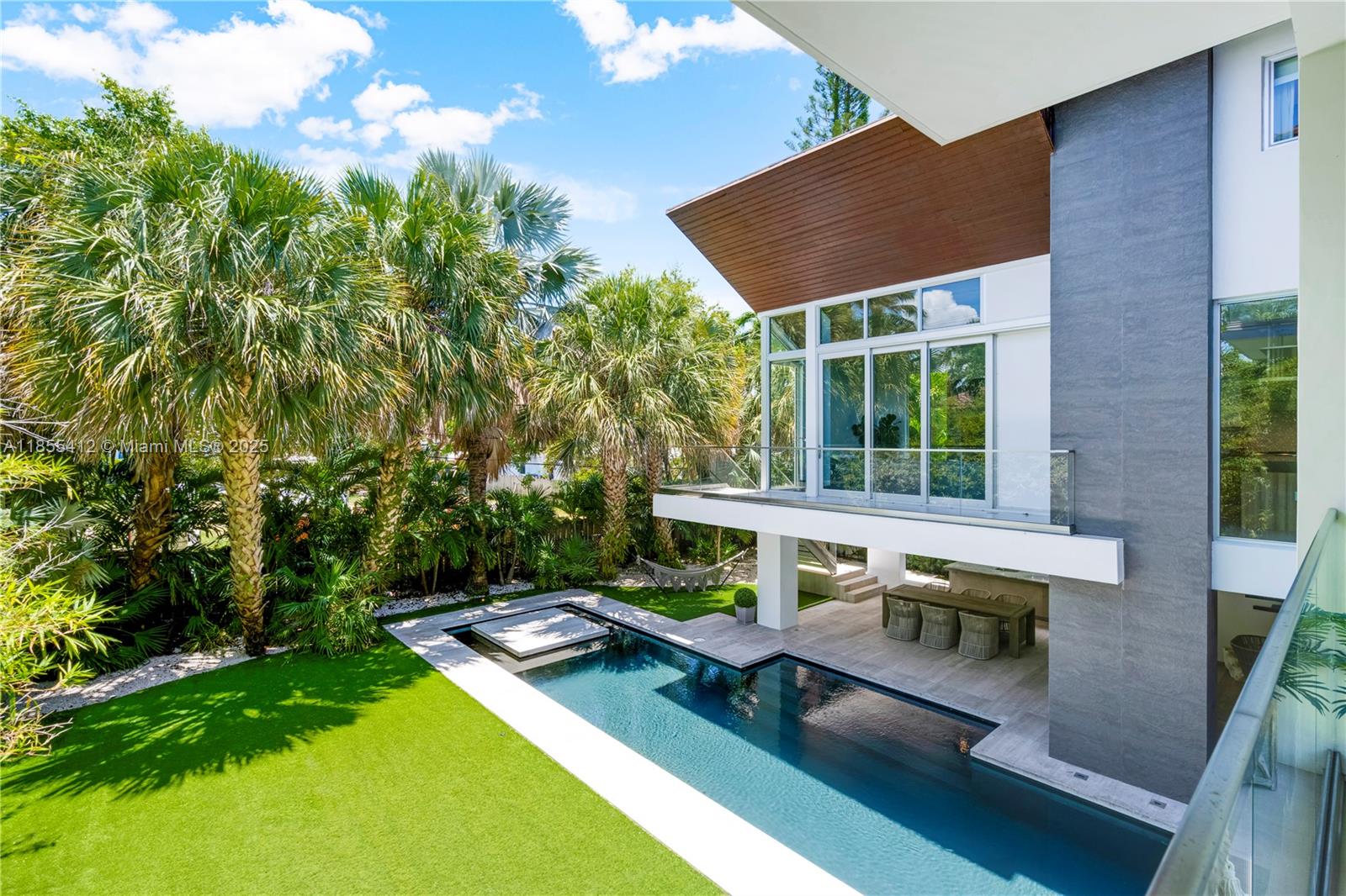 TROPICAL ISLE HOMES SUB 2N - Residential