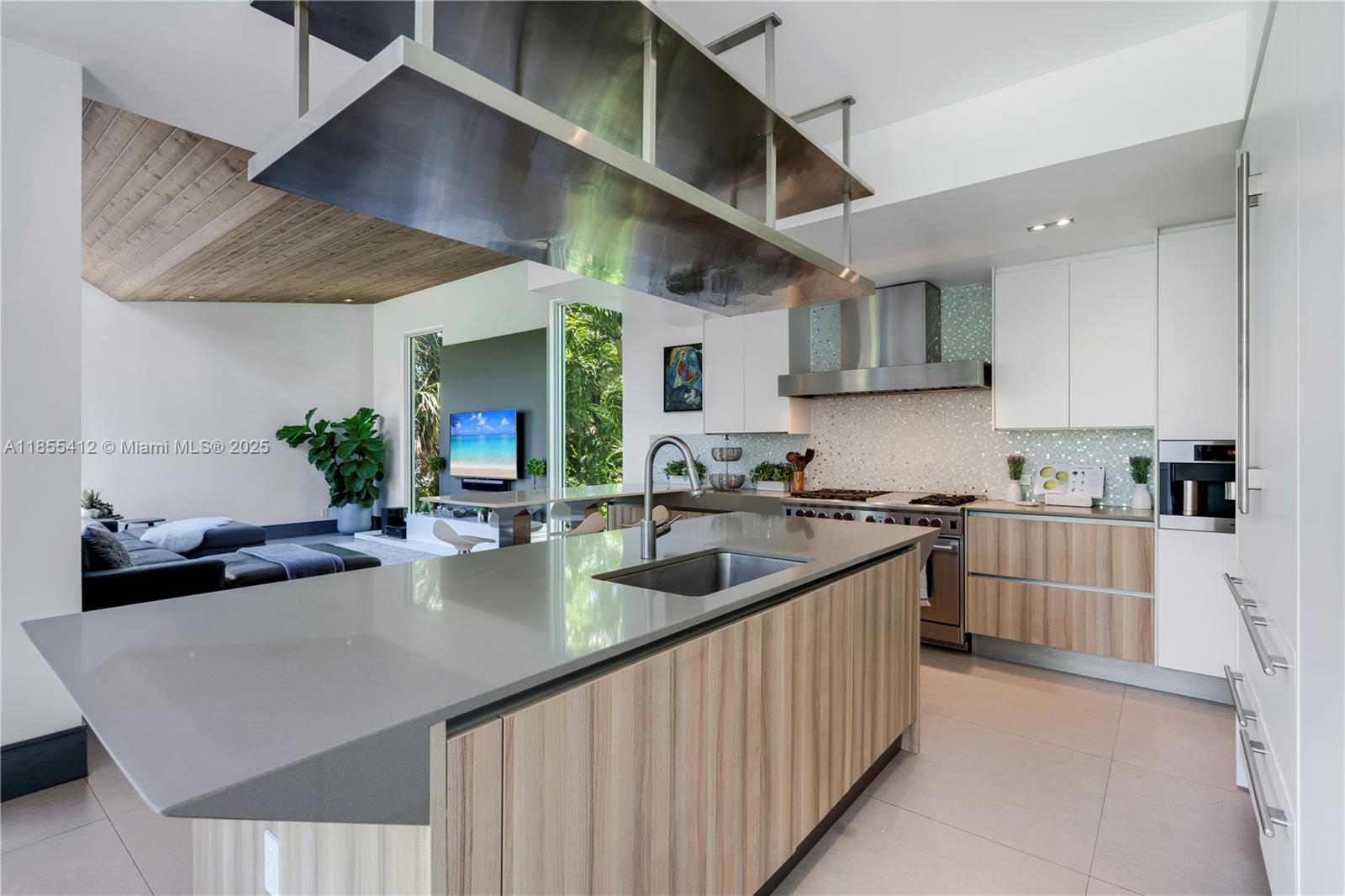 TROPICAL ISLE HOMES SUB 2N - Residential
