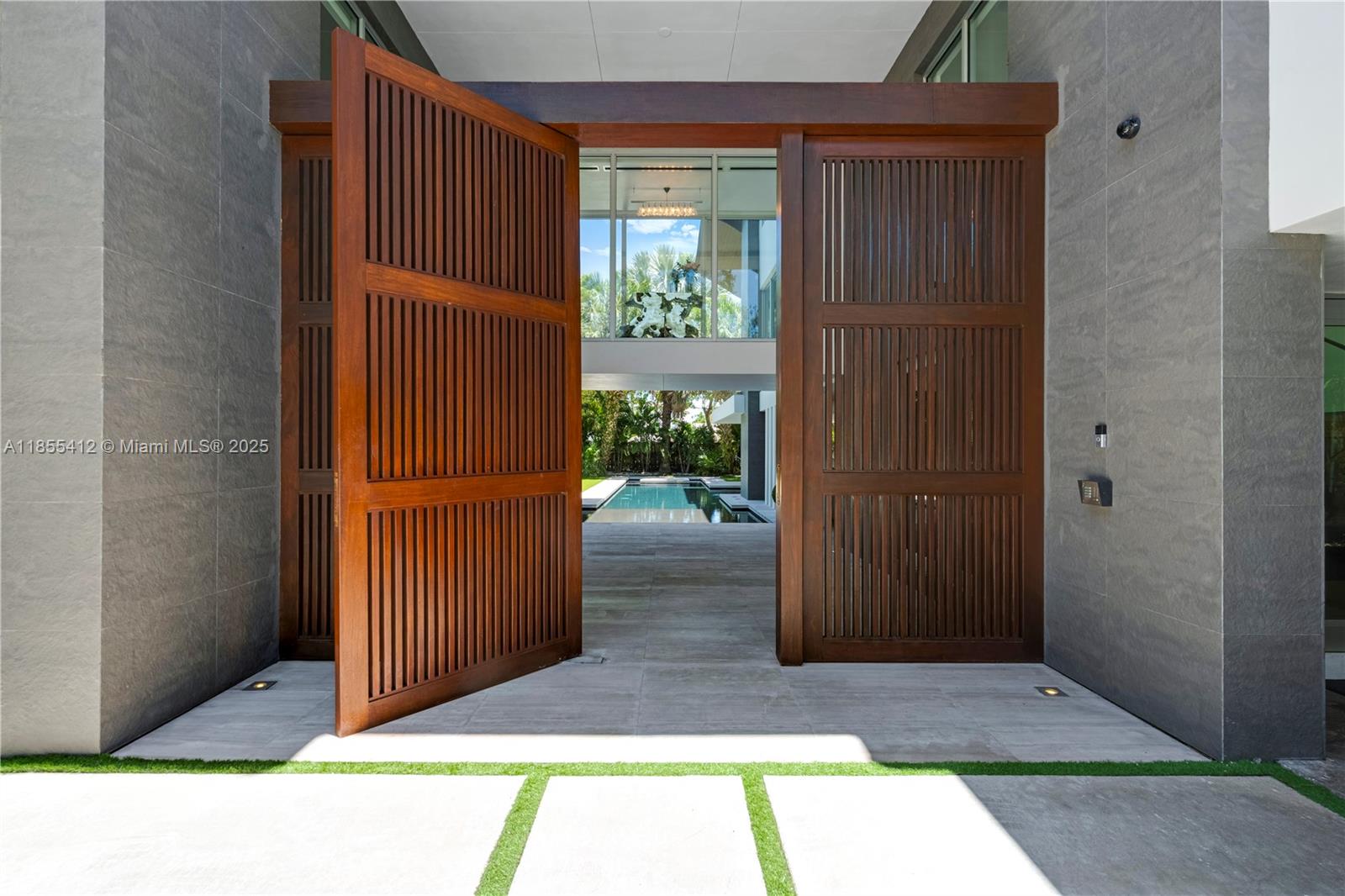 TROPICAL ISLE HOMES SUB 2N - Residential