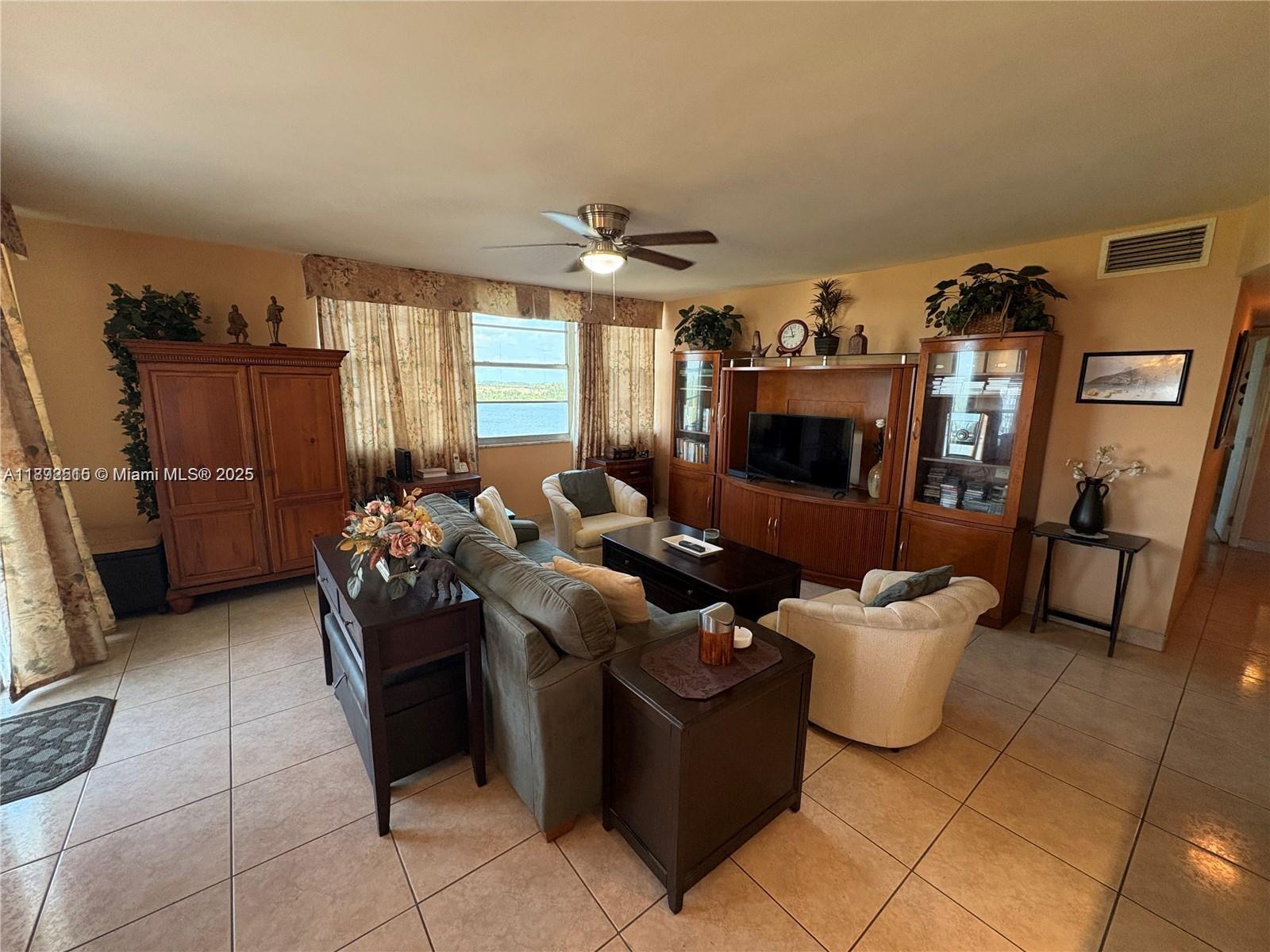 BUCKLEY TOWERS CONDO - EA - Residential