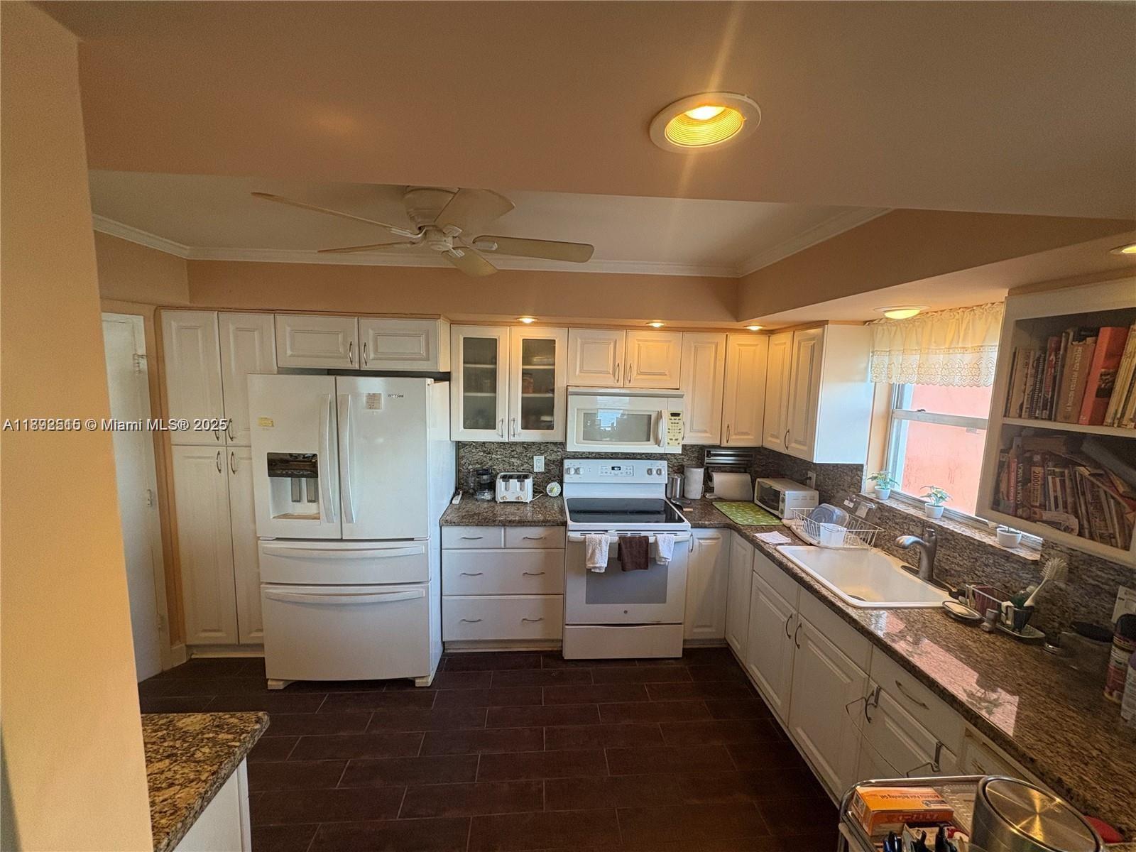 BUCKLEY TOWERS CONDO - EA - Residential