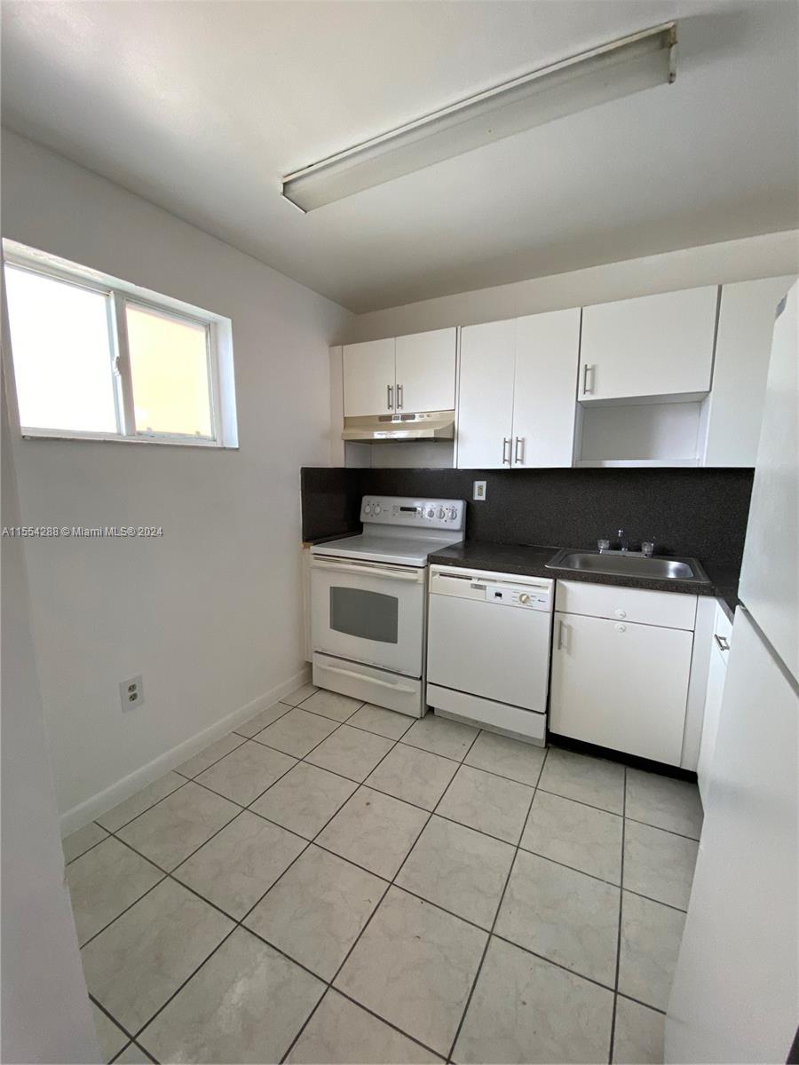 CARIBBEAN GARDENS CONDO - Residential Lease