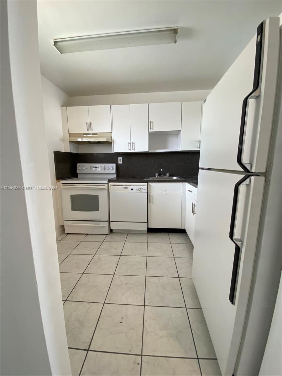CARIBBEAN GARDENS CONDO - Residential Lease