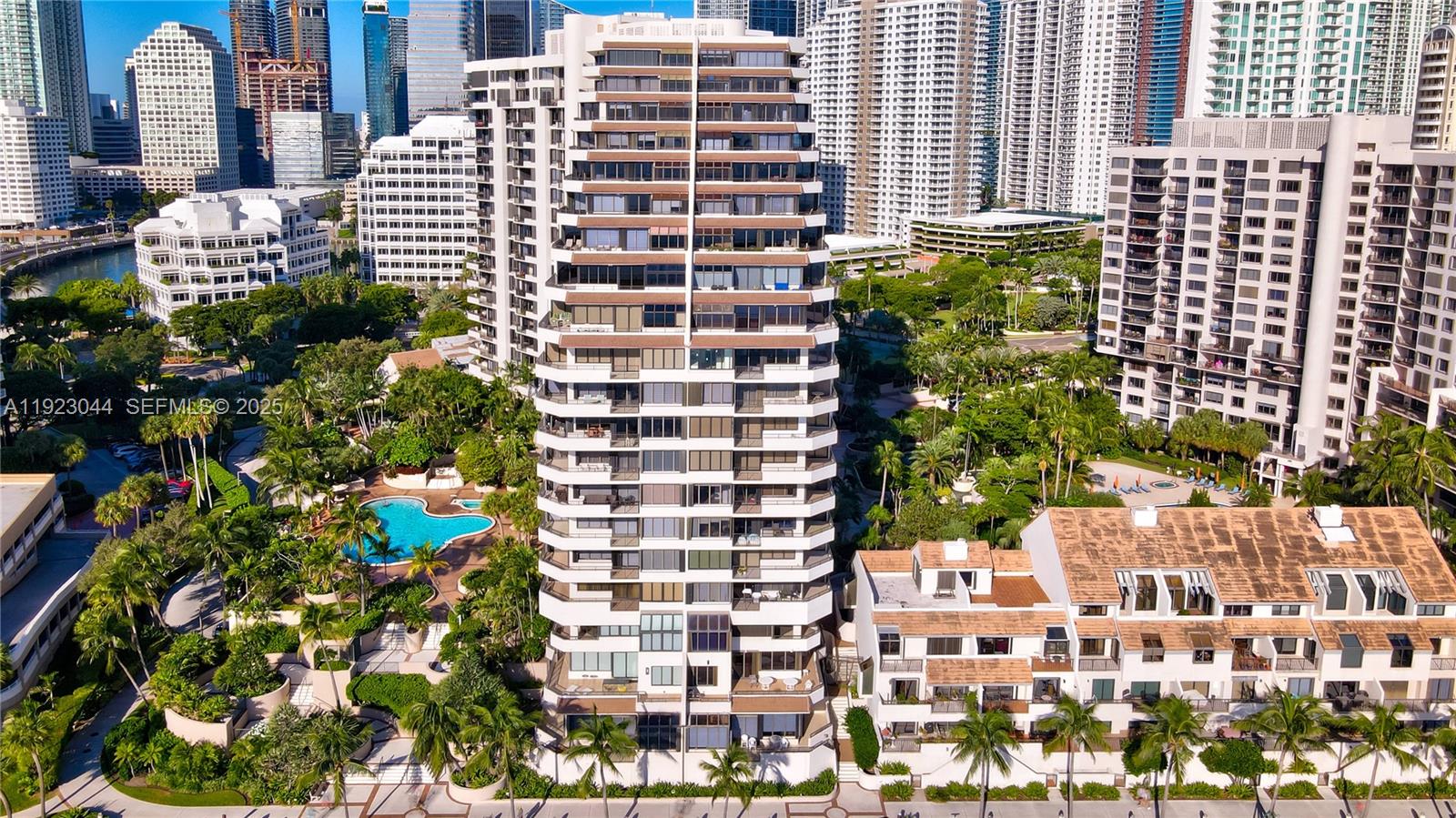 520 Brickell Key Dr A604, Miami, FL, 33131/$849,000 1 520 Brickell Key Dr A604