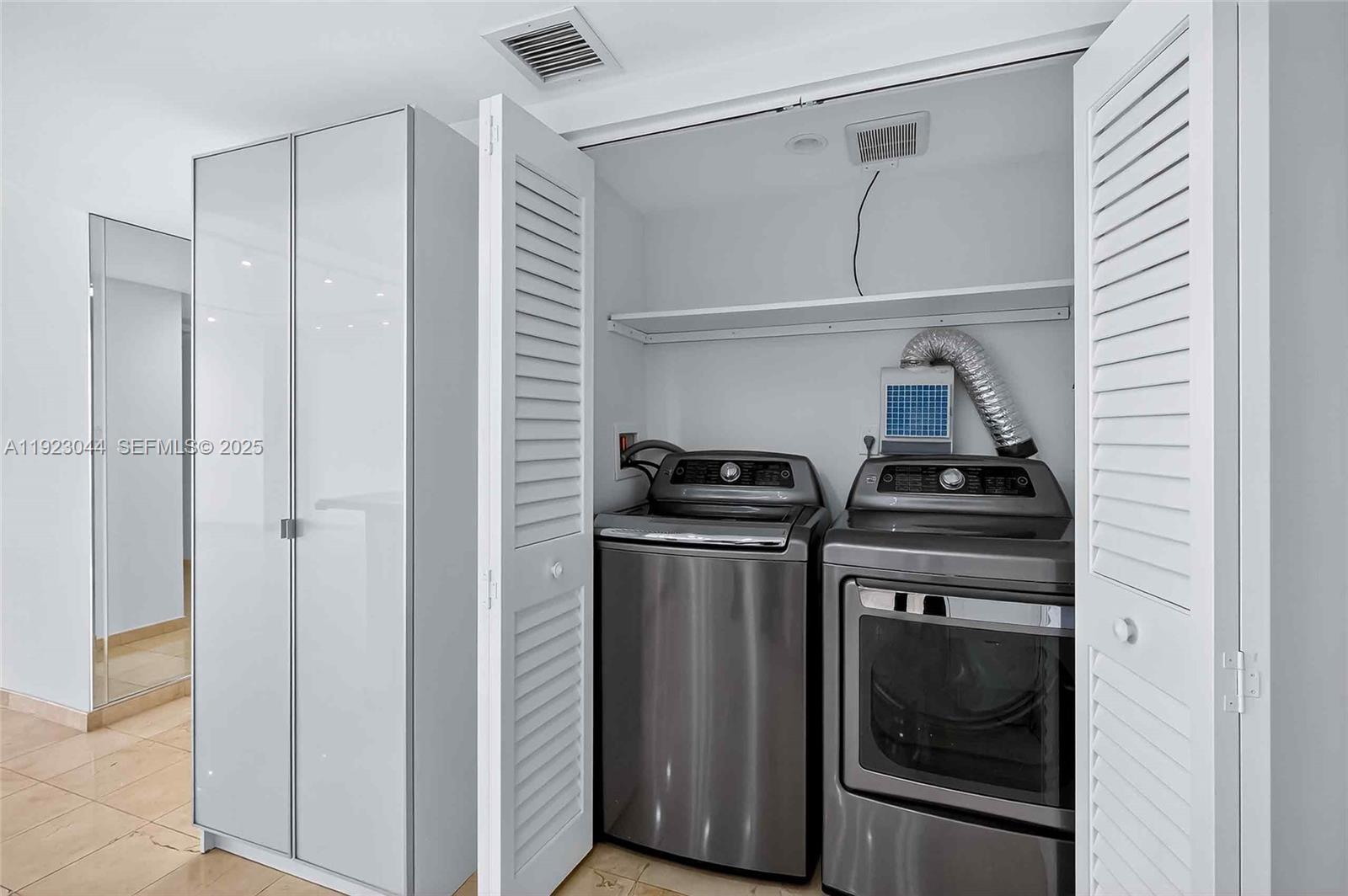 BRICKELL KEY ONE - Residential