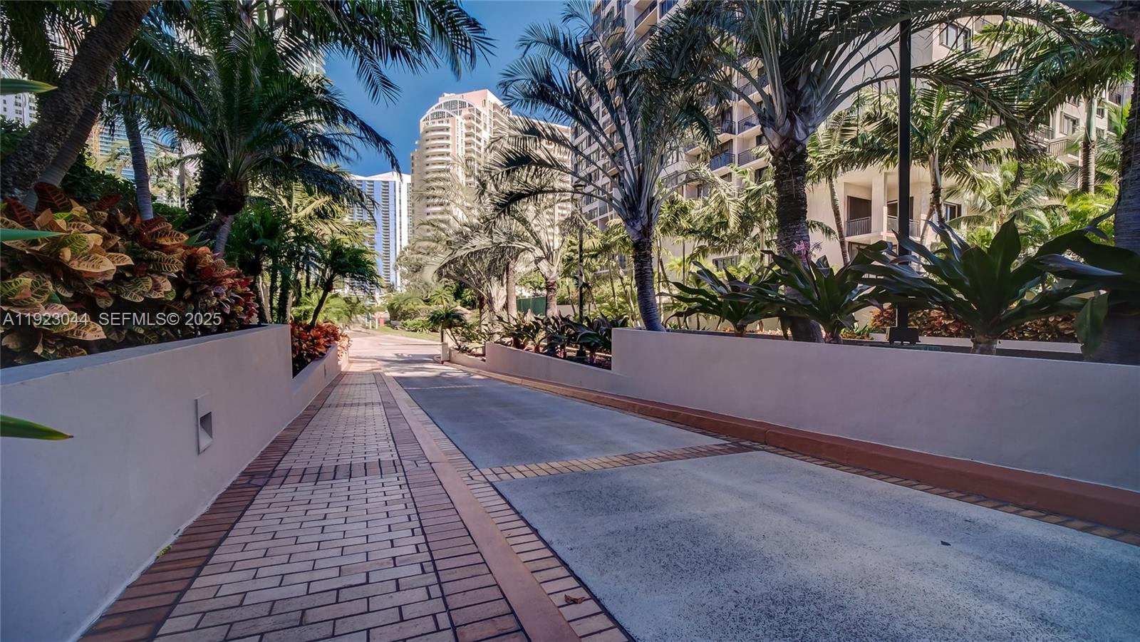 BRICKELL KEY ONE - Residential