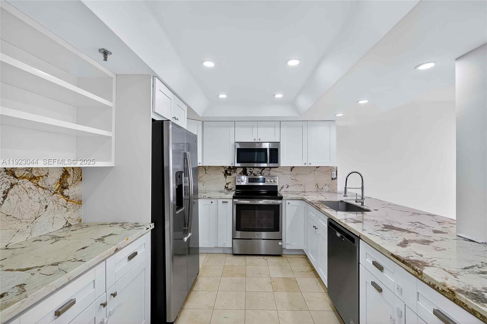 BRICKELL KEY ONE - Residential