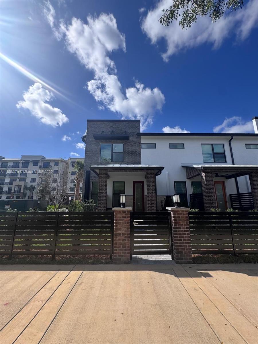 AMERICAN EXPRESS TRACT - Residential Lease